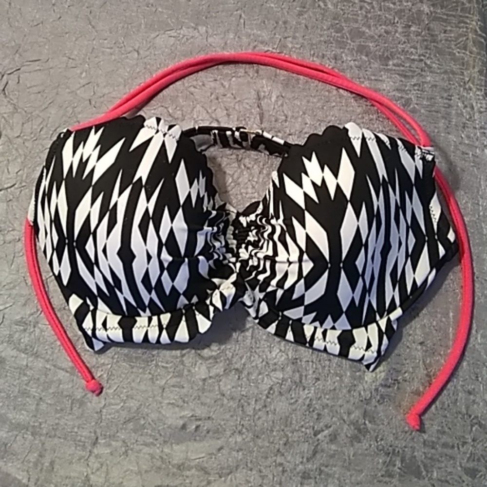 Victoria Secret bikini top 32C